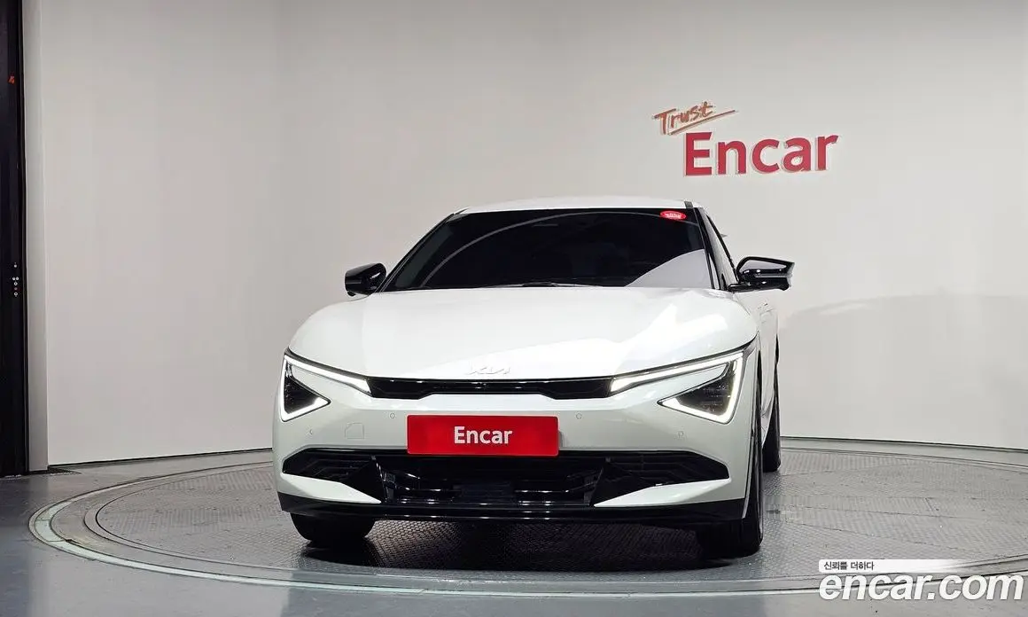 Kia EV6 2025 0.1 автомат (гидро), фото 3