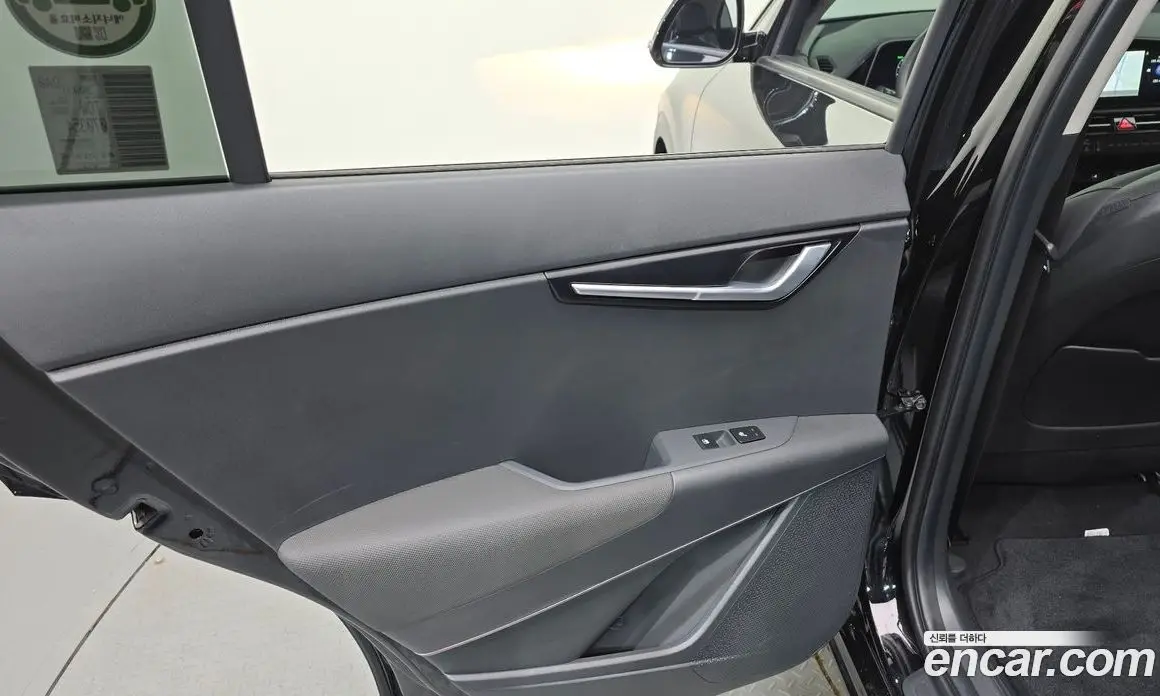 Kia Niro 2023 0.2 автомат (гидро), фото 15