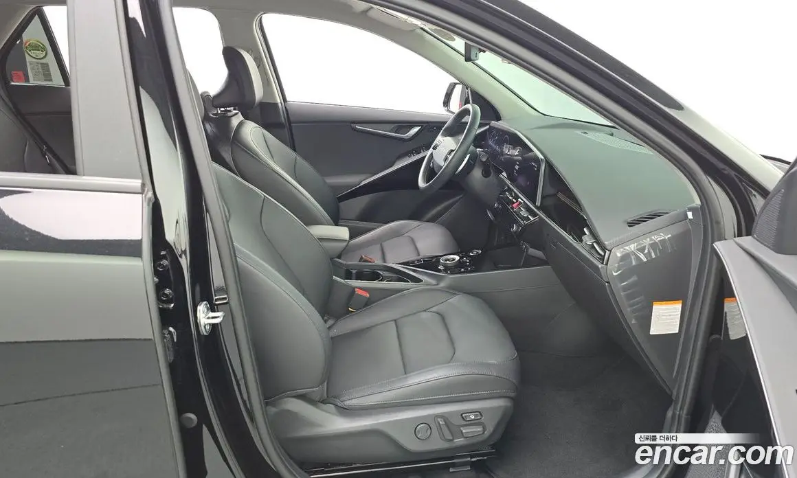 Kia Niro 2023 0.2 автомат (гидро), фото 16