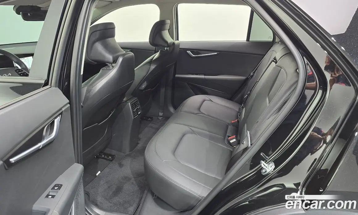 Kia Niro 2023 0.2 автомат (гидро), фото 17