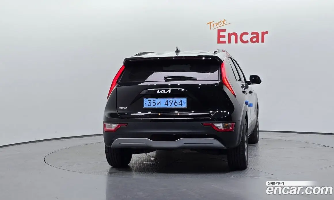 Kia Niro 2023 0.2 автомат (гидро), фото 4