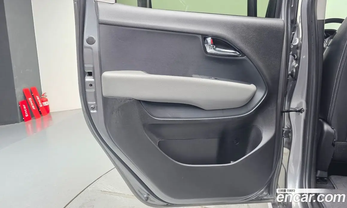 Kia Ray 2022 1.0 автомат (гидро), фото 15