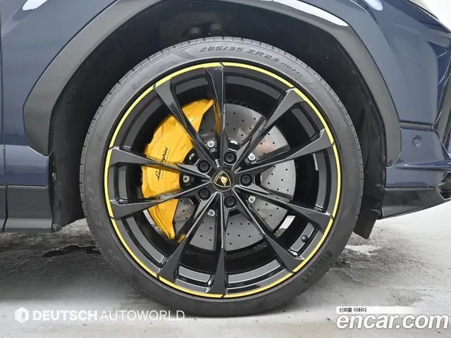 Lamborghini Urus 2023 4.0 автомат (гидро), миниатюра 5