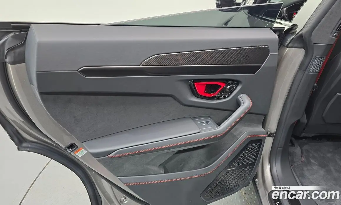 Lamborghini Urus 2025 4.0 автомат (гидро), фото 15