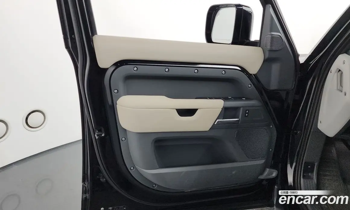 Land Rover Defender 2021 3.0 автомат (гидро), фото 14