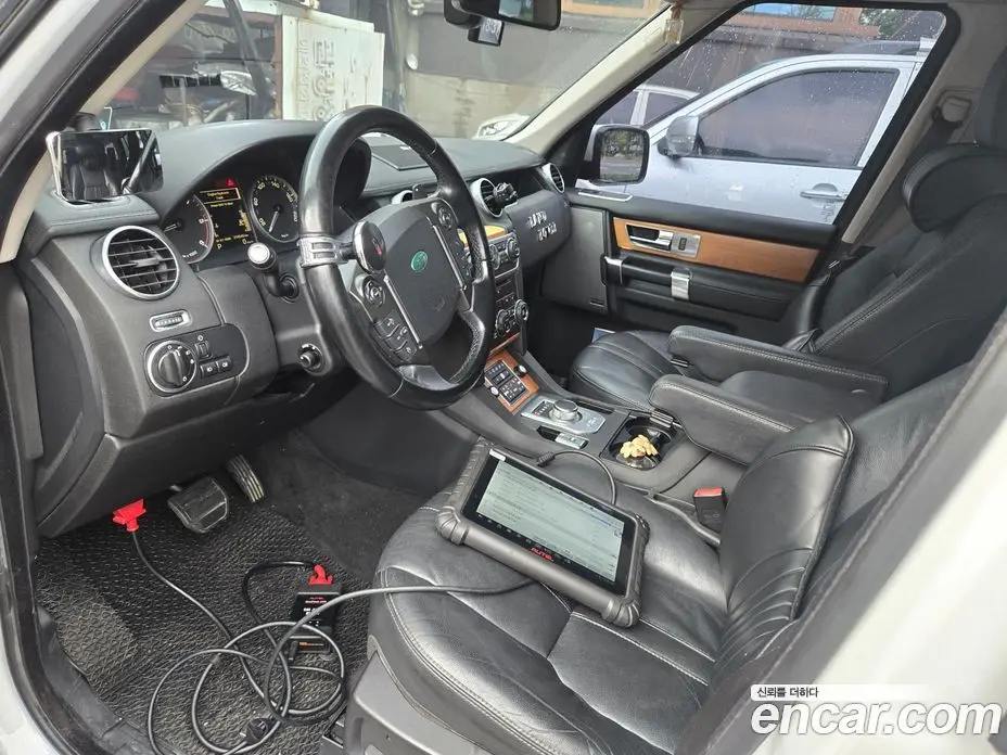 Land Rover Discovery 2012 3.0 автомат (гидро), фото 4