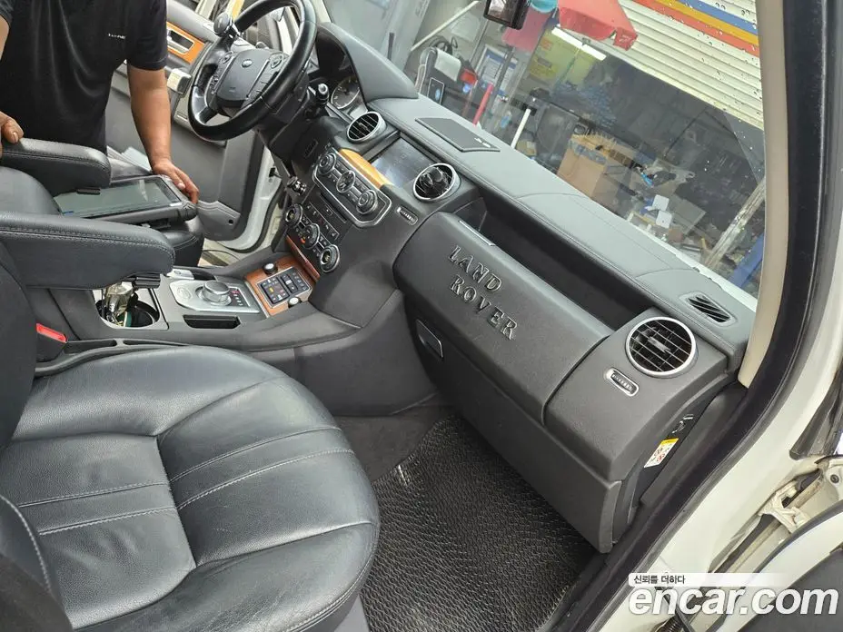 Land Rover Discovery 2012 3.0 автомат (гидро), фото 6
