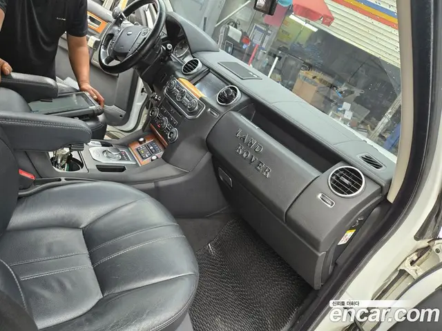 Land Rover Discovery 2012 3.0 автомат (гидро), миниатюра 6