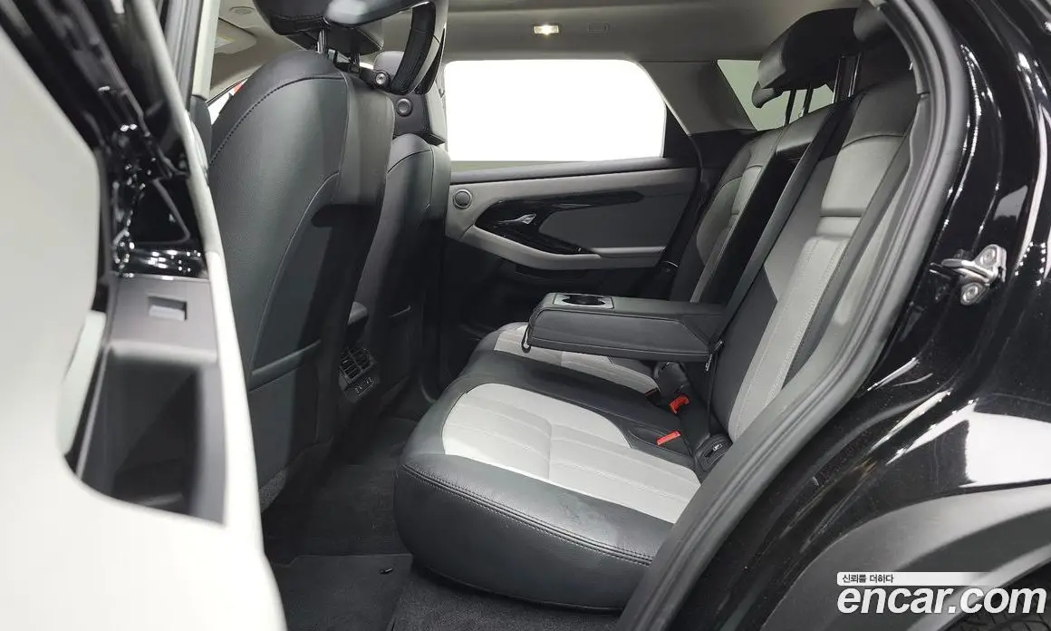 Land Rover Range Rover Evoque 2024 2.0 автомат (гидро), фото 11