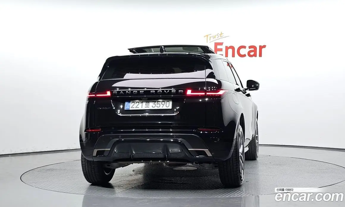 Land Rover Range Rover Evoque 2024 2.0 автомат (гидро), фото 4