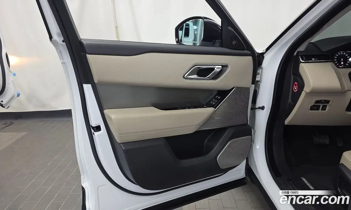 Land Rover Range Rover Velar 2019 2.0 автомат (гидро), фото 14