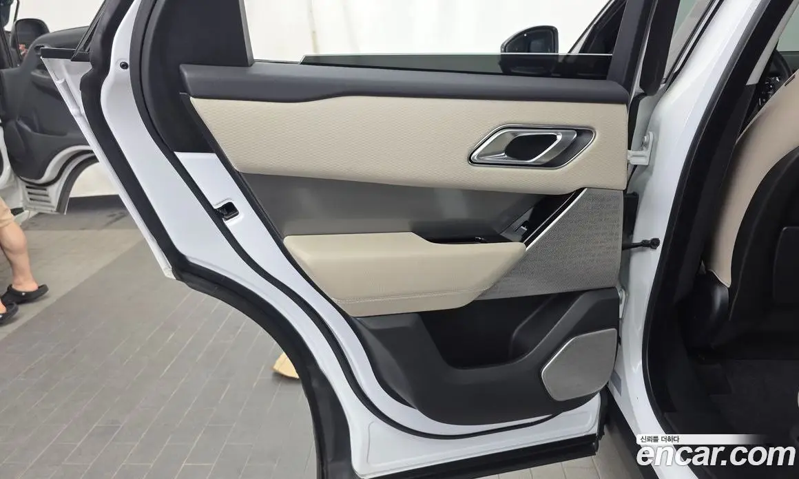 Land Rover Range Rover Velar 2019 2.0 автомат (гидро), фото 15