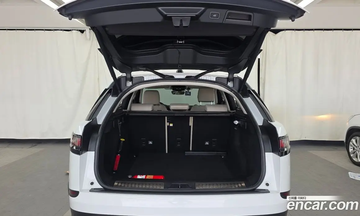 Land Rover Range Rover Velar 2019 2.0 автомат (гидро), фото 26