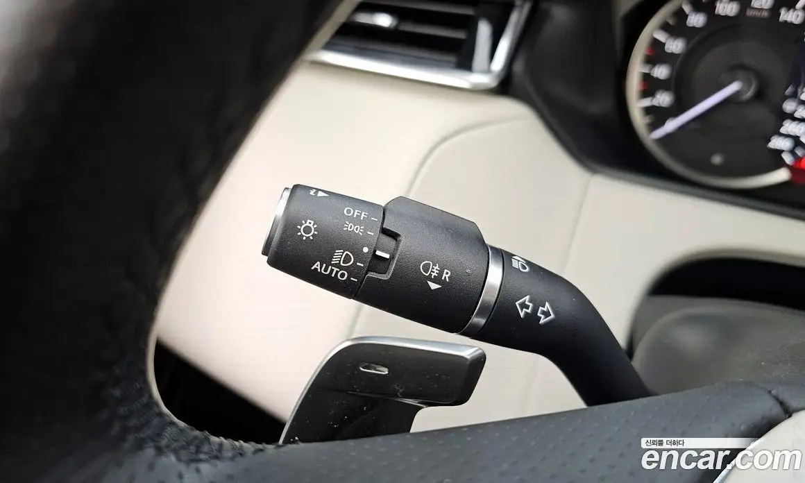 Land Rover Range Rover Velar 2023 2.0 автомат (гидро), фото 17