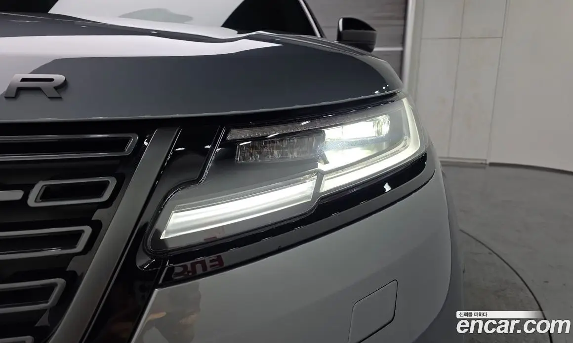 Land Rover Range Rover Velar 2025 2.0 автомат (гидро), фото 17