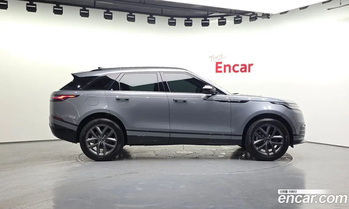 Land Rover Range Rover Velar 2025 2.0 автомат (гидро), фото 5