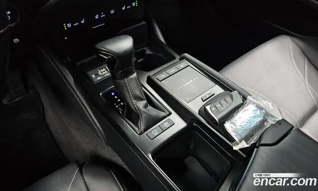 Lexus ES 2021 2.5 автомат (гидро), миниатюра 11