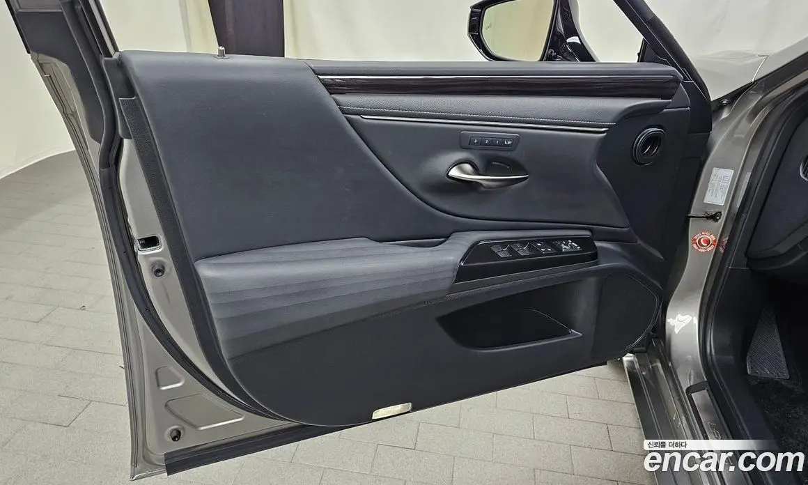 Lexus ES 2021 2.5 автомат (гидро), фото 13