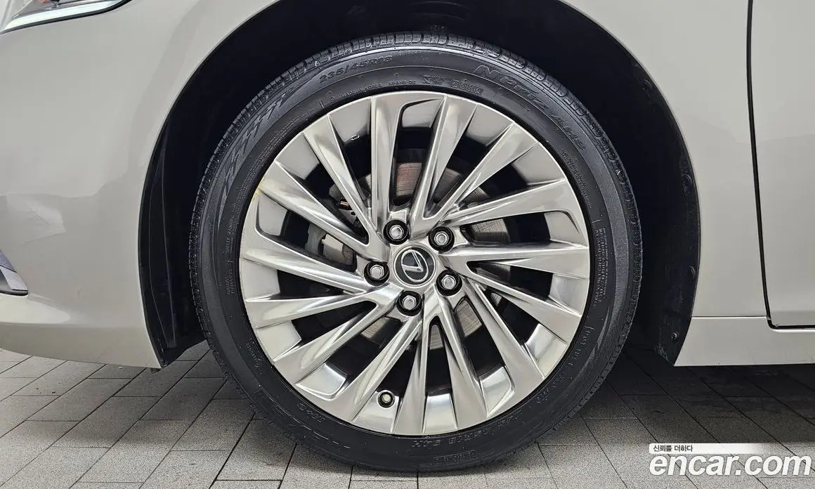 Lexus ES 2021 2.5 автомат (гидро), фото 4