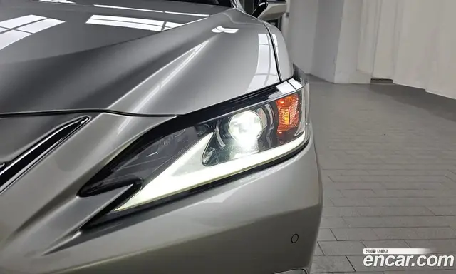 Lexus ES 2021 2.5 автомат (гидро), миниатюра 7