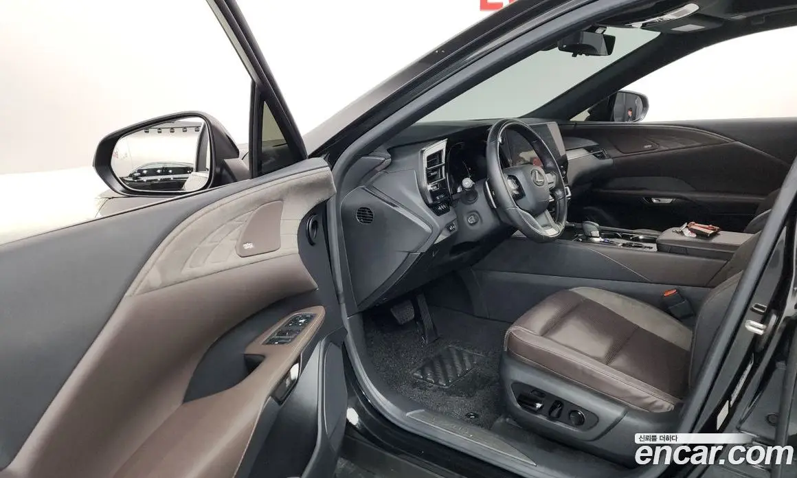 Lexus RX 2023 2.5 автомат (гидро), фото 13