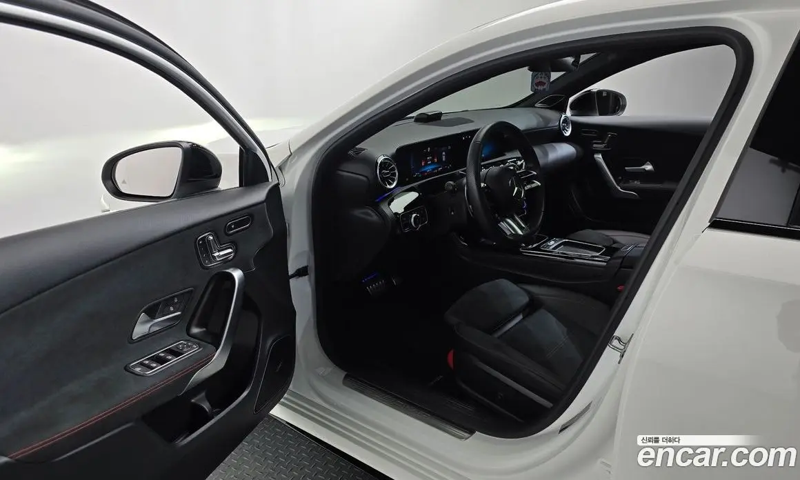 Mercedes-Benz A-Class 2025 2.0 автомат (гидро), фото 13
