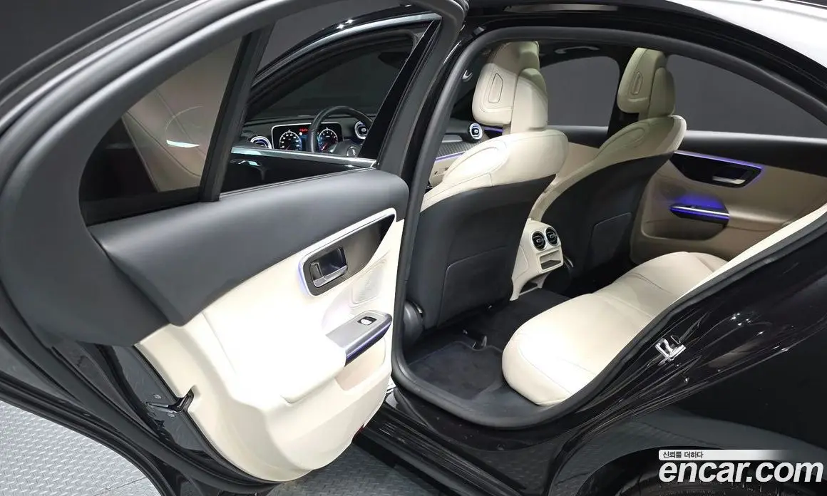 Mercedes-Benz C-Class 2023 2.0 автомат (гидро), фото 16