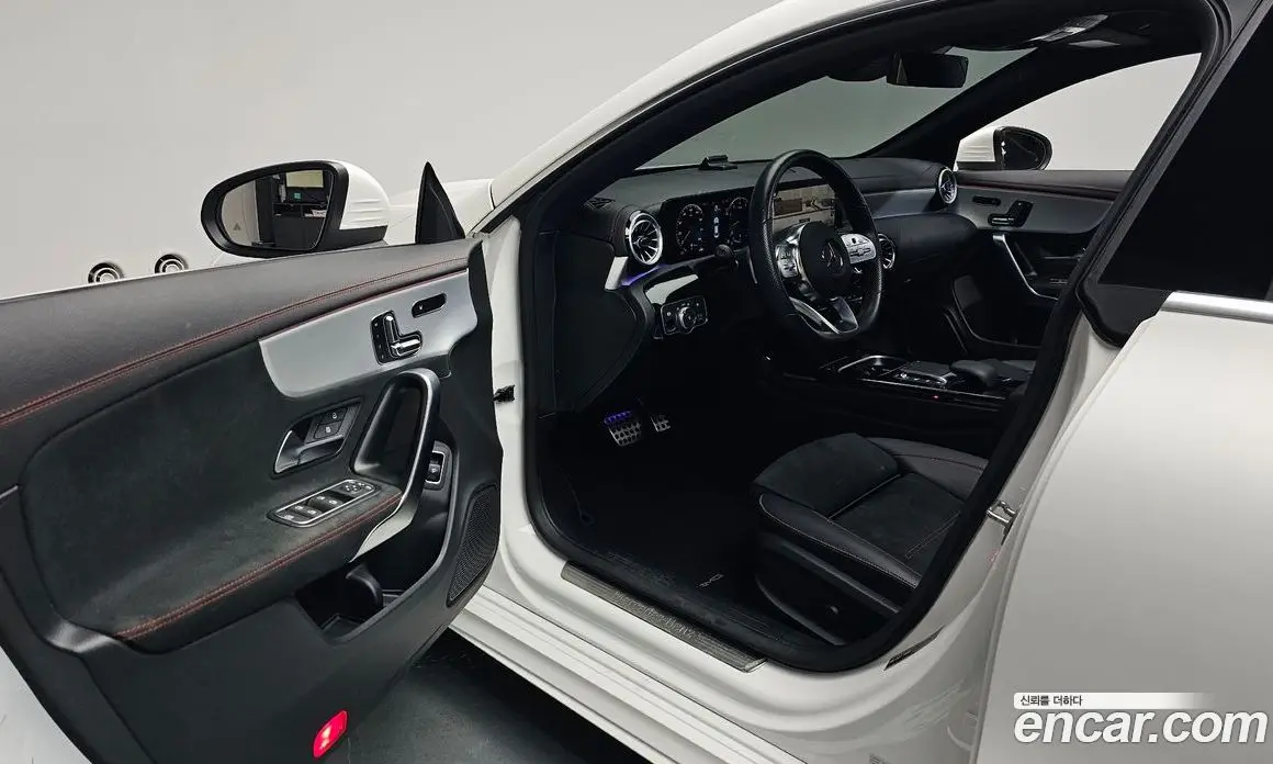 Mercedes-Benz CLA-Class 2023 2.0 автомат (гидро), фото 13