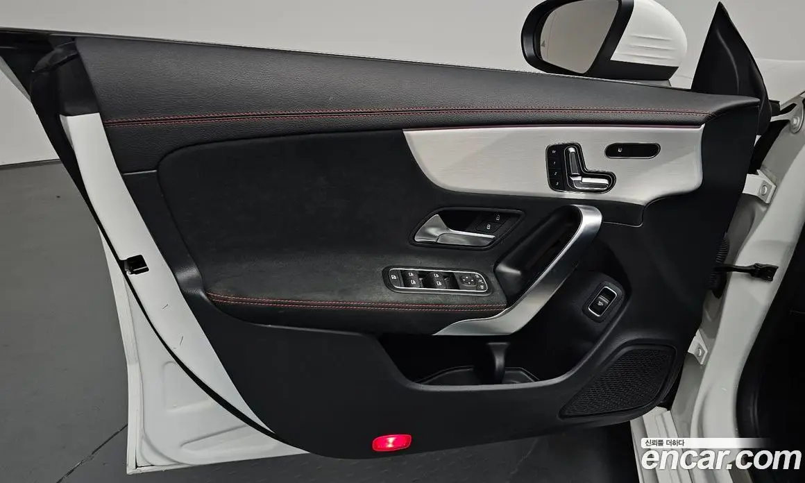 Mercedes-Benz CLA-Class 2023 2.0 автомат (гидро), фото 14