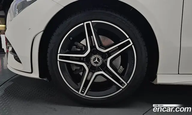 Mercedes-Benz CLA-Class 2023 2.0 автомат (гидро), миниатюра 5