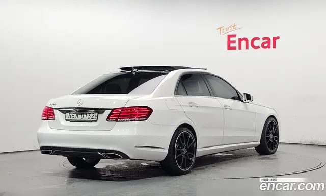 Mercedes-Benz E-Class 2015 2.1 автомат (гидро), миниатюра 2