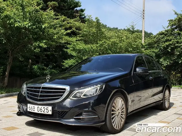 Mercedes-Benz E-Class 2016 3.5 автомат (гидро), миниатюра 1