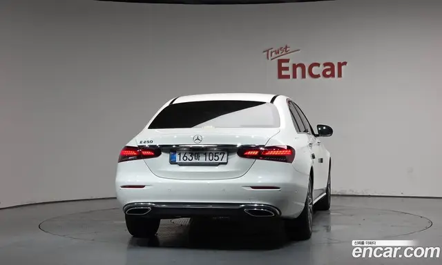 Mercedes-Benz E-Class 2020 2.0 автомат (гидро), миниатюра 3