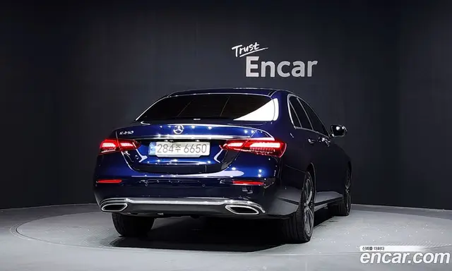 Mercedes-Benz E-Class 2021 2.0 автомат (гидро), миниатюра 4