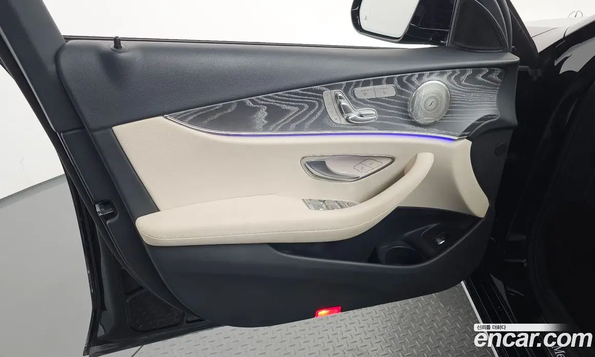 Mercedes-Benz E-Class 2023 2.0 автомат (гидро), фото 14