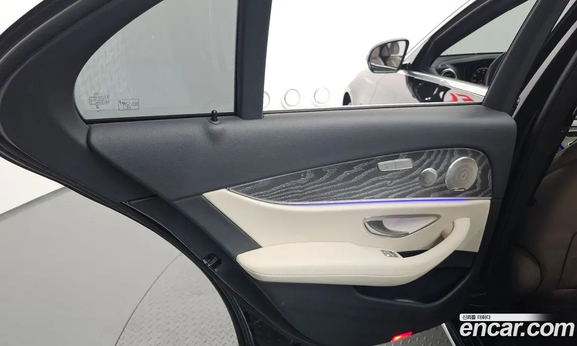 Mercedes-Benz E-Class 2023 2.0 автомат (гидро), фото 15