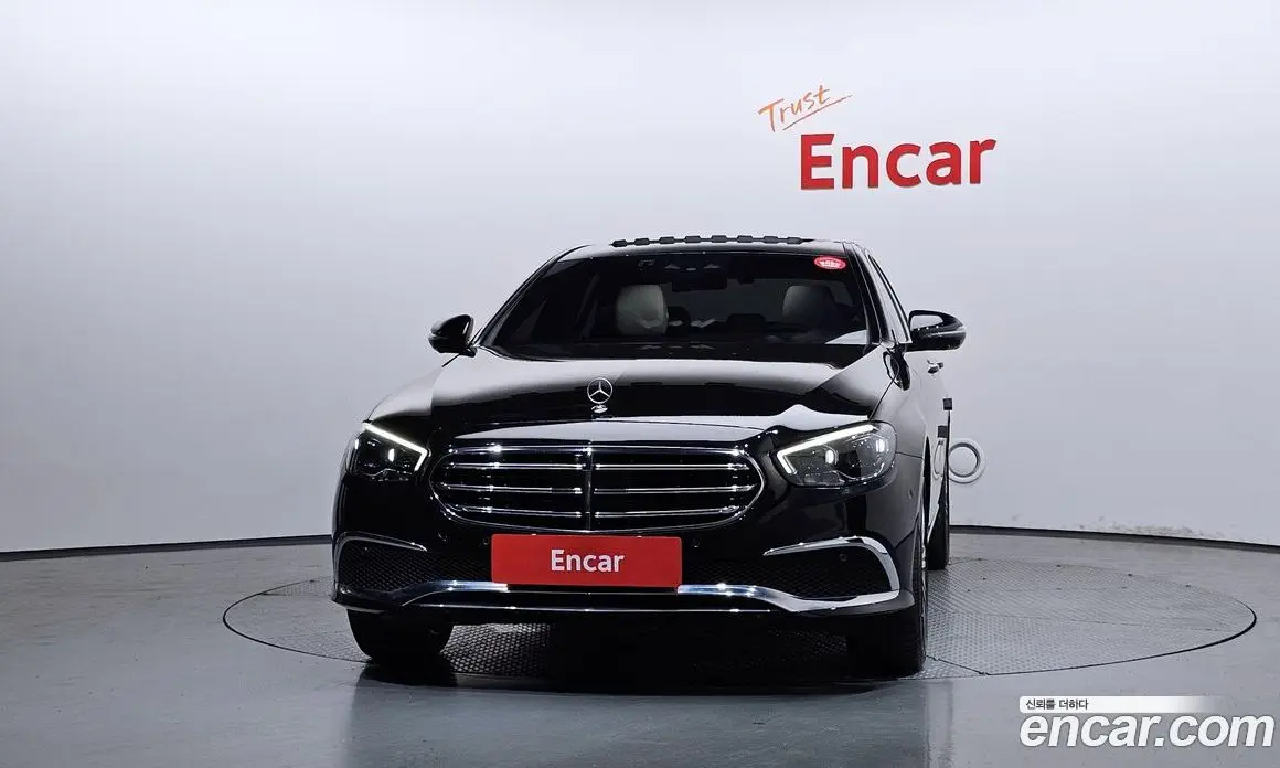 Mercedes-Benz E-Class 2023 2.0 автомат (гидро), фото 3