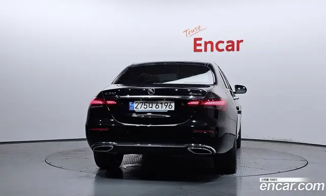 Mercedes-Benz E-Class 2023 2.0 автомат (гидро), миниатюра 4