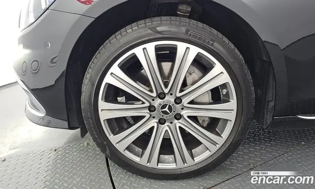Mercedes-Benz E-Class 2023 2.0 автомат (гидро), миниатюра 5