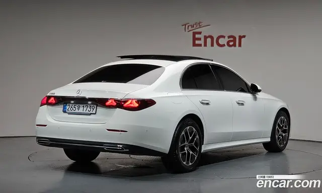 Mercedes-Benz E-Class 2026 2.0 автомат (гидро), миниатюра 2