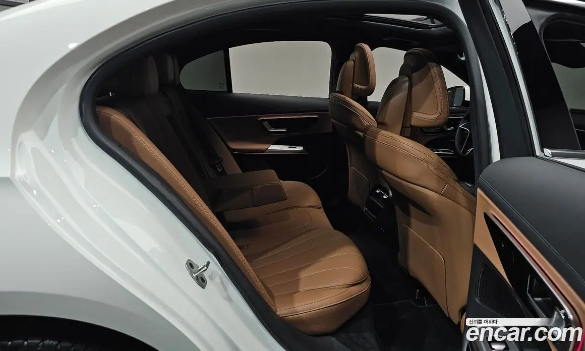 Mercedes-Benz E-Class 2026 2.0 автомат (гидро), фото 11