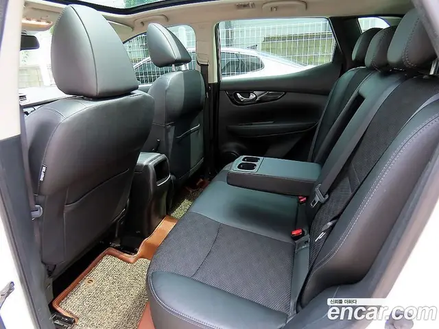 Nissan Qashqai 2016 1.6 автомат (гидро), миниатюра 6