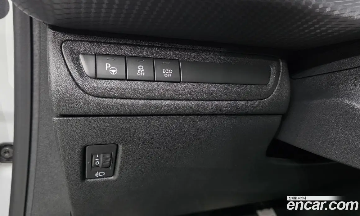 Peugeot 2008 2017 1.6 автомат (гидро), фото 12