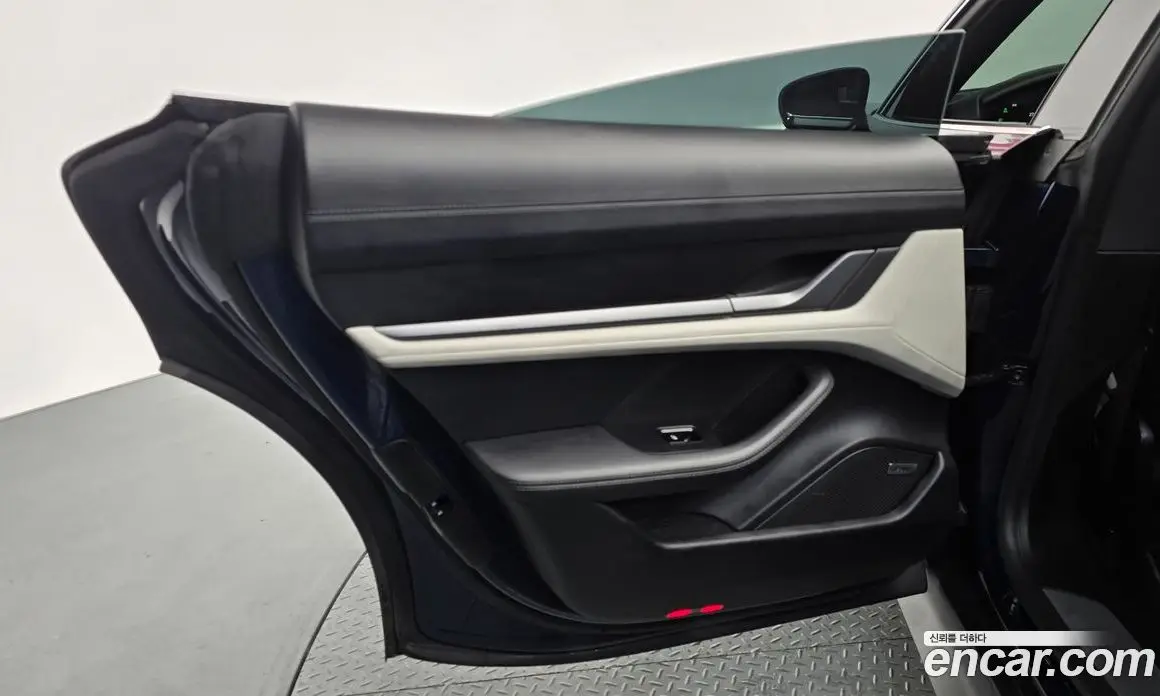 Porsche Taycan 2021 0.1 автомат (гидро), фото 15