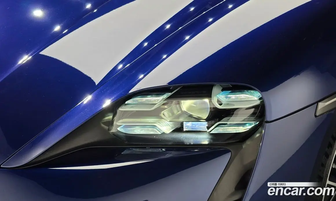 Porsche Taycan 2021 0.1 автомат (гидро), фото 8
