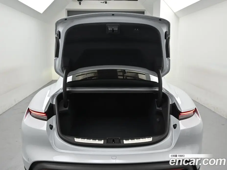 Porsche Taycan 2025 автомат (гидро), фото 20