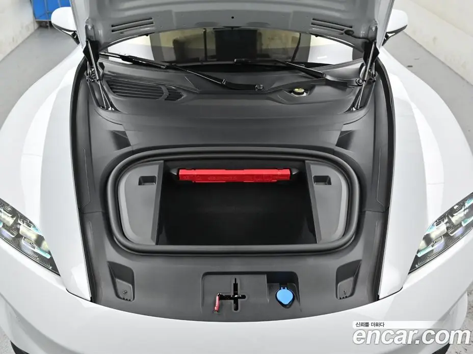 Porsche Taycan 2025 автомат (гидро), фото 6