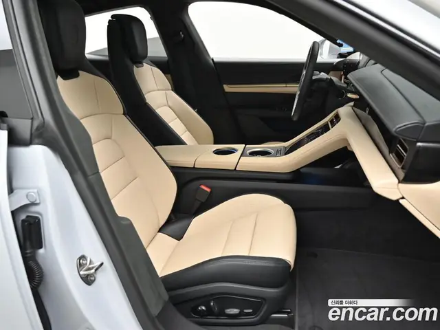 Porsche Taycan 2025 автомат (гидро), миниатюра 10