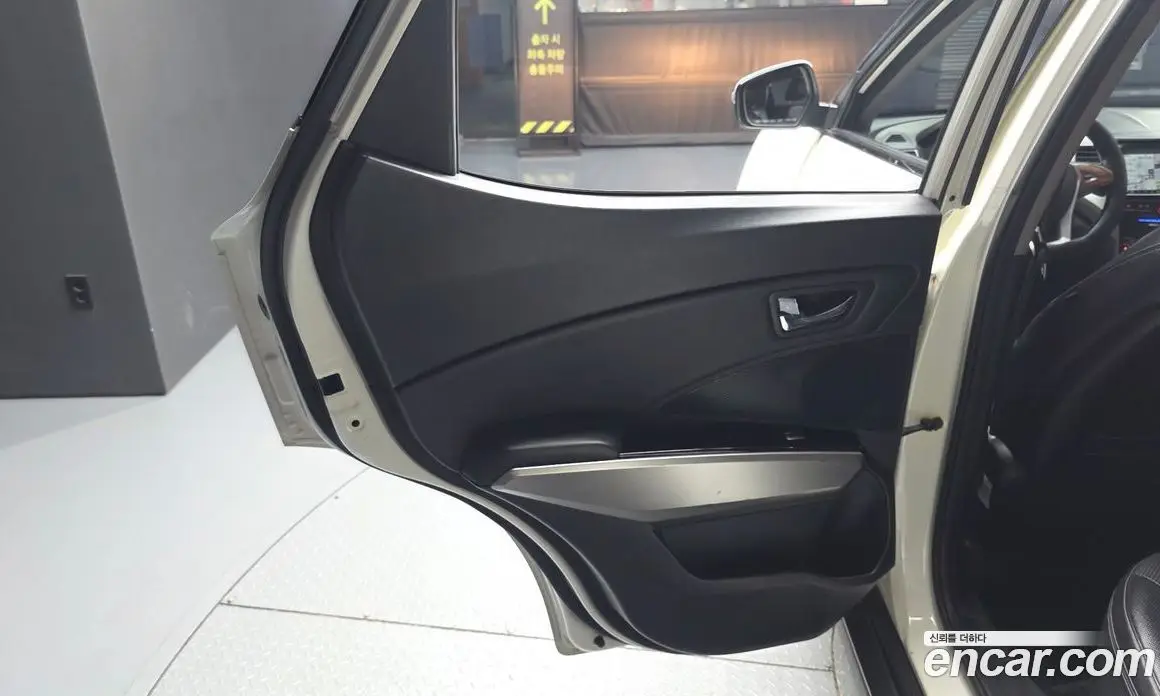 SsangYong TIBOLI 2015 1.6 автомат (гидро), фото 15