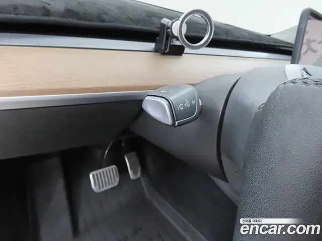 Tesla Model Y 2022 автомат (гидро), миниатюра 12